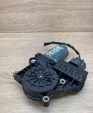 Ford Mondeo Mk III Front door window regulator motor 0130821770 2300014902 WITHPLUG