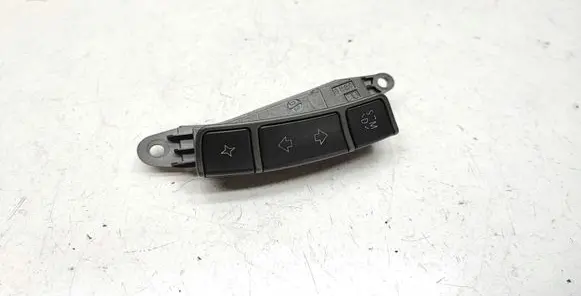 Steering wheel buttons/switches