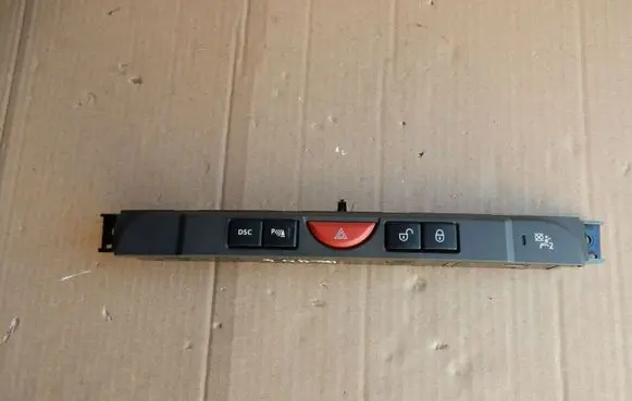 Rover Land Rover Hazard light switch YUL500400WUX LANDROVER 40626