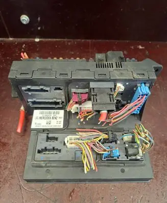 Mercedes-Benz E W211 Fuse module 2115453101