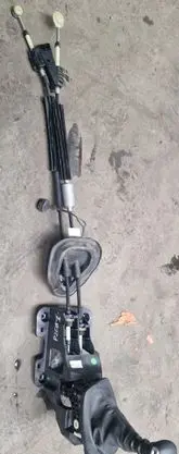Peugeot 208 II Gear shifter/selector 9845930080