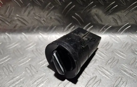 Volkswagen Golf IV Light switch 3B0941531B 04052002
