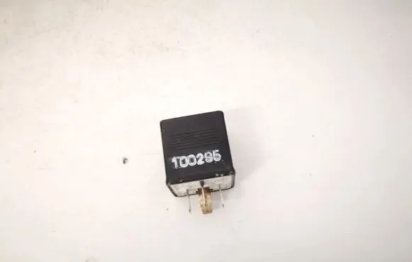 Audi A6 S6 C4 4A Other relay 8a0951253a