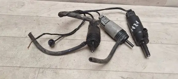 BMW 1 E81 E87 Windscreen/windshield washer pump 837743003 001004 13264010