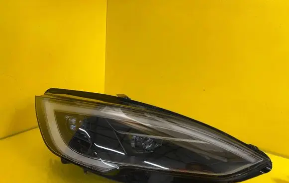Tesla Model S Headlight/headlamp 1563714-00-E