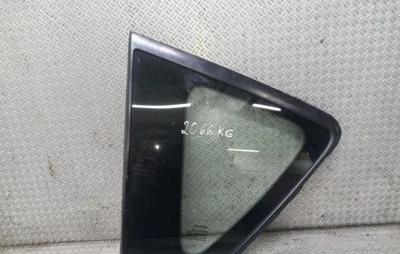 Toyota Corolla Verso AR10 Rear side window