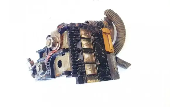 Nissan Primera Fuse box set