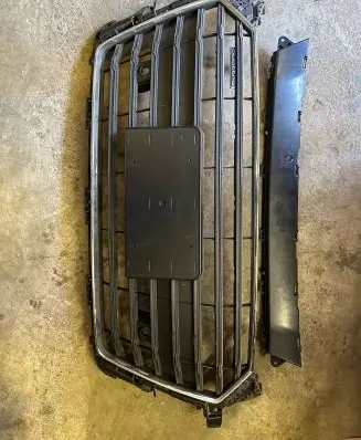 Audi TT TTS RS Mk3 8S Front bumper upper radiator grill 8S0853651B 17848 17967