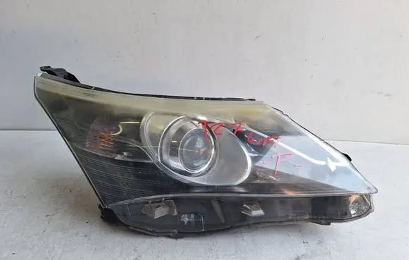 Toyota Avensis T270 Headlight/headlamp