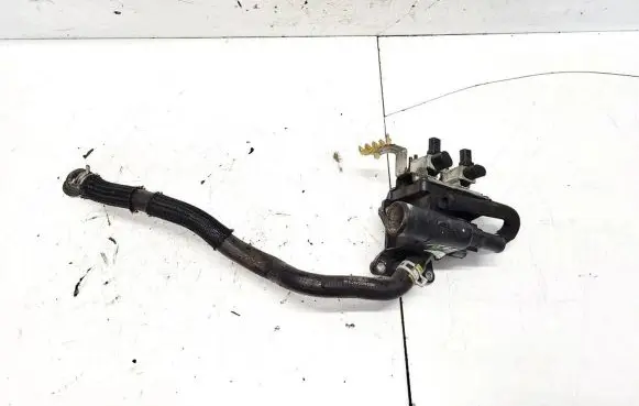 Ford Focus Engine coolant pipe/hose 6g9g8k556aa