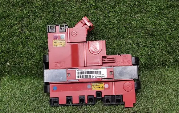 BMW 5 F10 F11 Fuse module 9240490 924049001