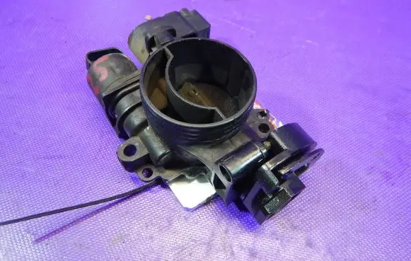 Peugeot 206 Throttle body valve 