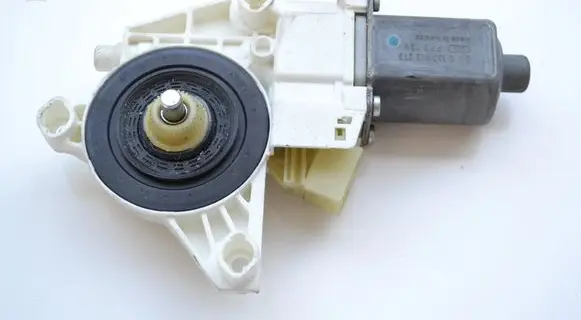 Mercedes-Benz ML W164 Front door window regulator motor 2518200742