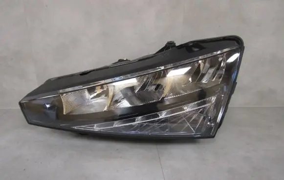 Skoda Scala Headlight/headlamp 657941015 90176071