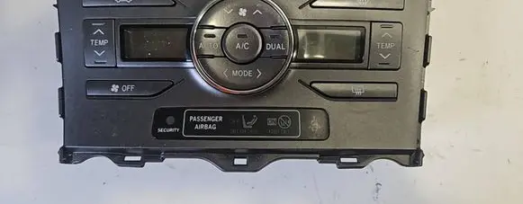 Toyota Auris 150 Climate control unit 5590002220B 7K196110169DA