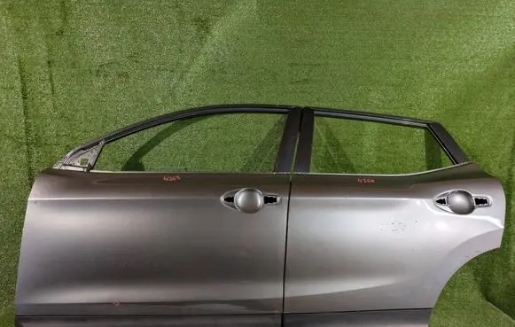 Nissan Qashqai Front door 