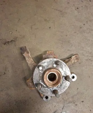 Chrysler PT Cruiser Front wheel hub spindle knuckle 
