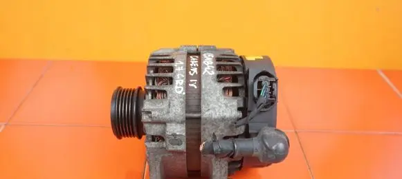 KIA Carens III Generator/alternator 2611067 D4FD
