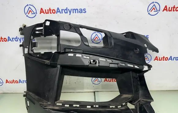 BMW 5 G30 G31 Front bumper mounting bracket 8064978 51118064978