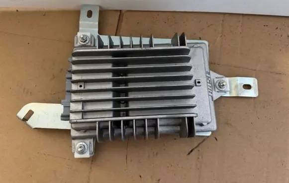 Maserati GranTurismo Sound amplifier 3224200010 248568 322421003001776