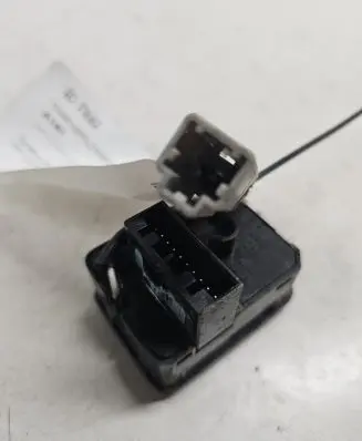 Opel Frontera B Wing mirror switch