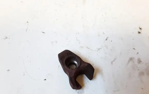 Land Rover Freelander 2 - LR2 Fuel Injector clamp holder 569222