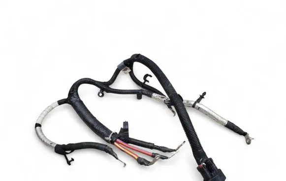 Chevrolet Suburban Positive cable (battery) 84528826