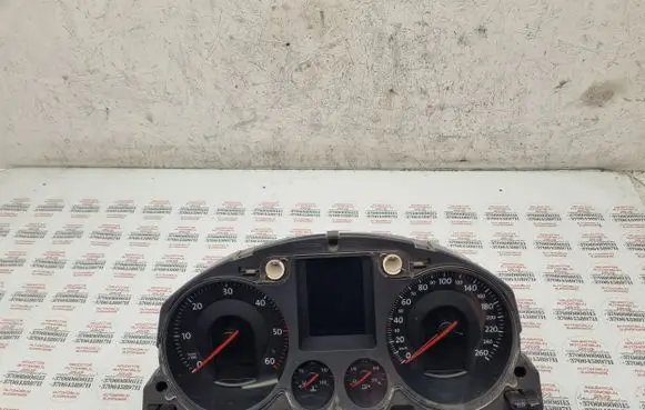 Volkswagen PASSAT B6 Speedometer (instrument cluster) A2C53106067