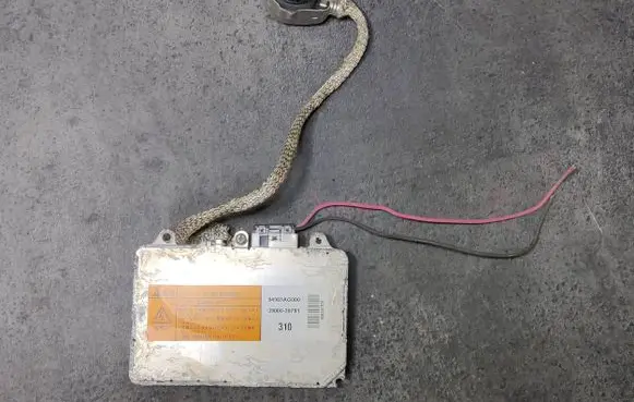 Subaru Outback Headlight ballast module Xenon 84965AG000 3900020791