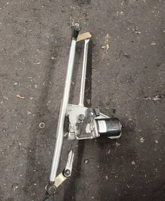 BMW X5 E53 Front wiper linkage and motor 704657102 7046571