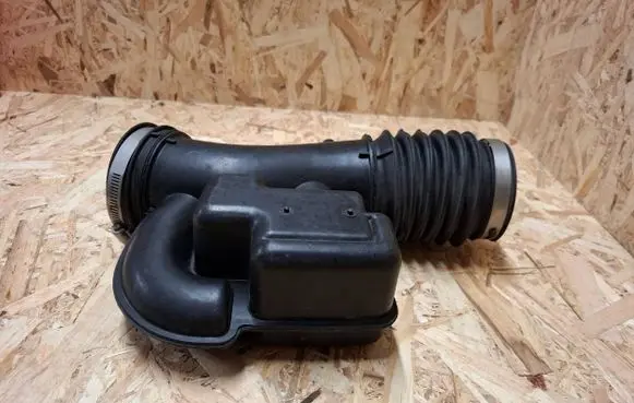 Ford Mustang V Air intake duct part BR339F805AB