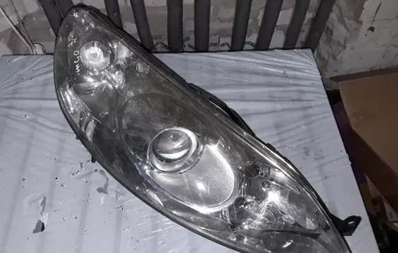 Peugeot 407 Headlight/headlamp 9656668780