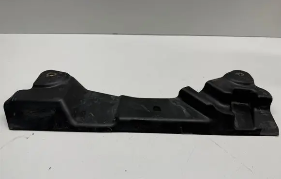Ford Mustang VI Fuel tank bottom protection FR3C9N226AB