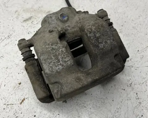 Mercedes-Benz C W204 Front brake caliper 4054B