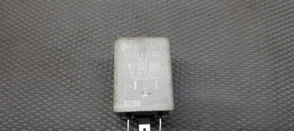 Renault Laguna I Fuel pump relay 7700412030