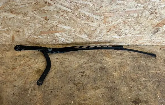 BMW 5 E60 E61 Front wiper blade arm