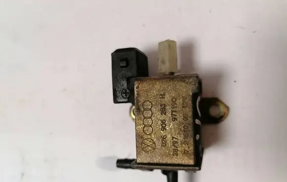 Audi A4 S4 B5 8D Turbo solenoid valve 026906283H 97T190 72161000