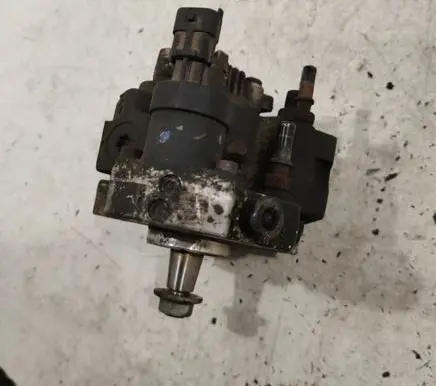 Opel Vivaro Fuel injection high pressure pump 8200456693