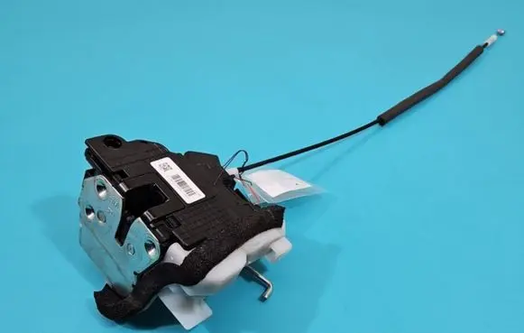 Hyundai i20 (GB IB) Front door lock 81320-C8040 IMPRK1424034