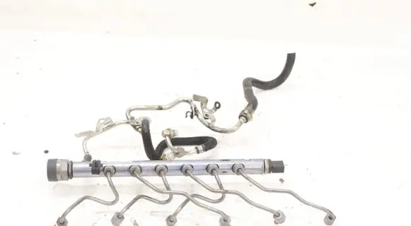 Mercedes-Benz GLS X167 Fuel injector supply line/pipe A6560700095
