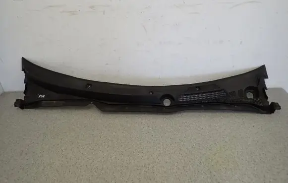 Nissan Almera N16 Wiper trim 