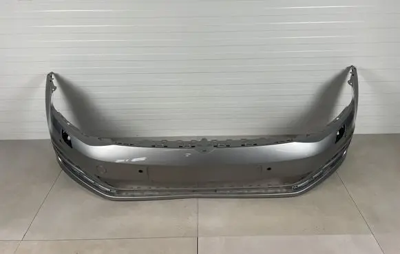 Volkswagen Golf VII Front bumper 5G0807221B 5G0807221