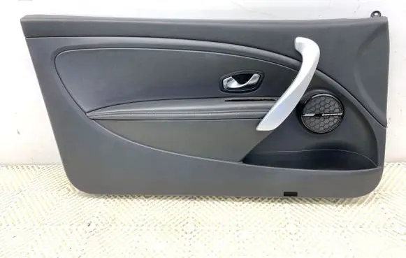 Renault Megane III Front door card panel trim 