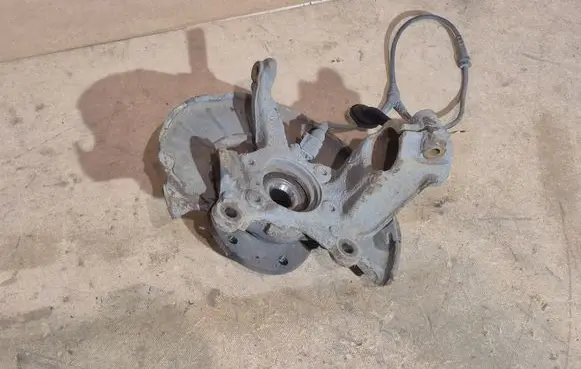 Volkswagen Touran I Front wheel hub