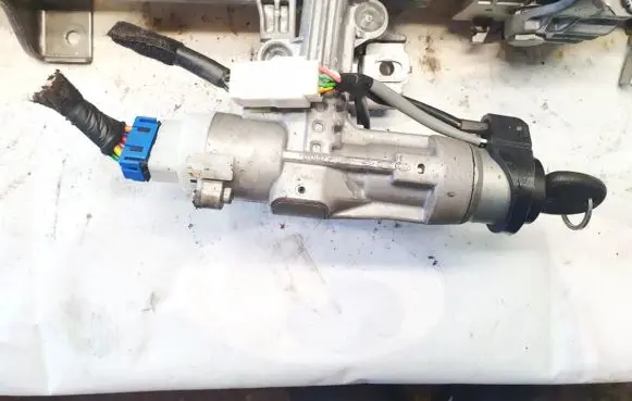 Hyundai Santa Fe Ignition lock cmeaz91d3