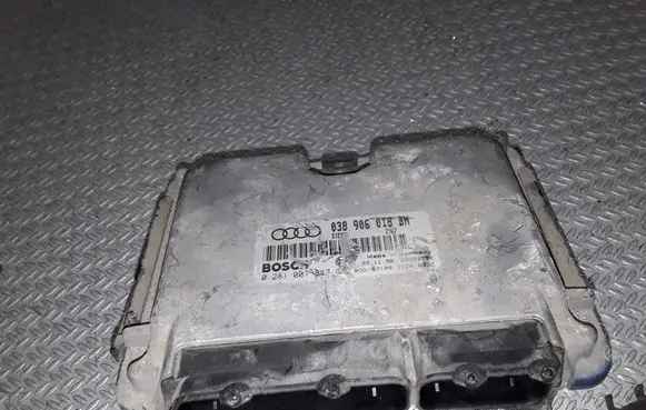 Audi A3 S3 8L Engine control unit/module 038906018BN 0281001847
