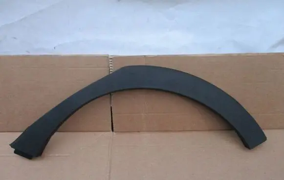 Toyota Auris E180 Rear arch trim PW40302004