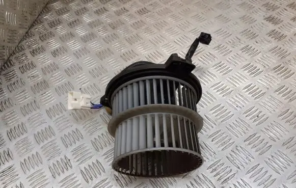 Toyota Yaris Front door blower motor BRAK