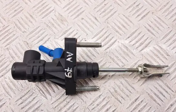 Toyota Avensis T250 Clutch master cylinder 1430706 3142005041