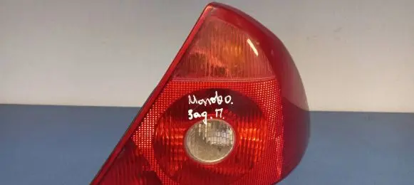 Ford Mondeo Mk III Headlight/headlamp dust cover 0374D
